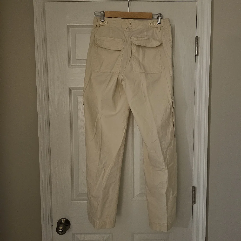 Universal‎ Thread Creaam Cargo Pants Size 6